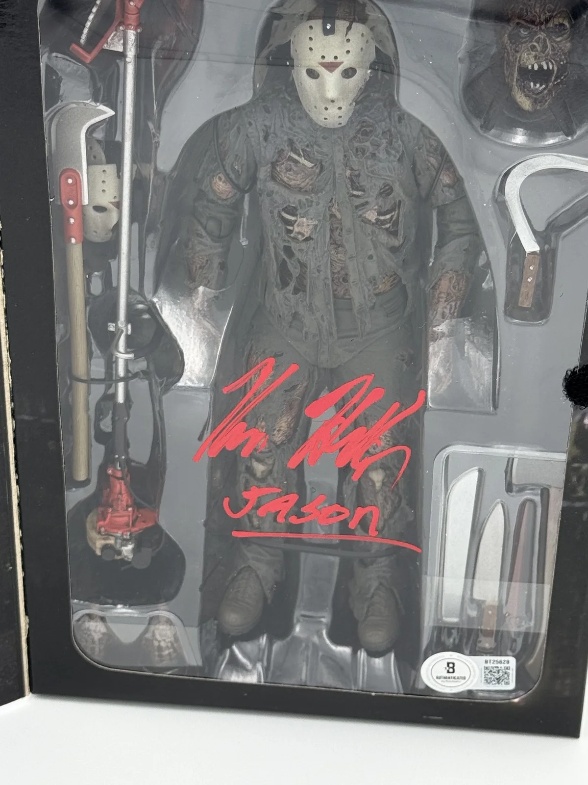 Kane Hodder — Kane Hodder Signed Friday the 13th New Blood VII NECA Figure Autograph BAS K28, изображение 2