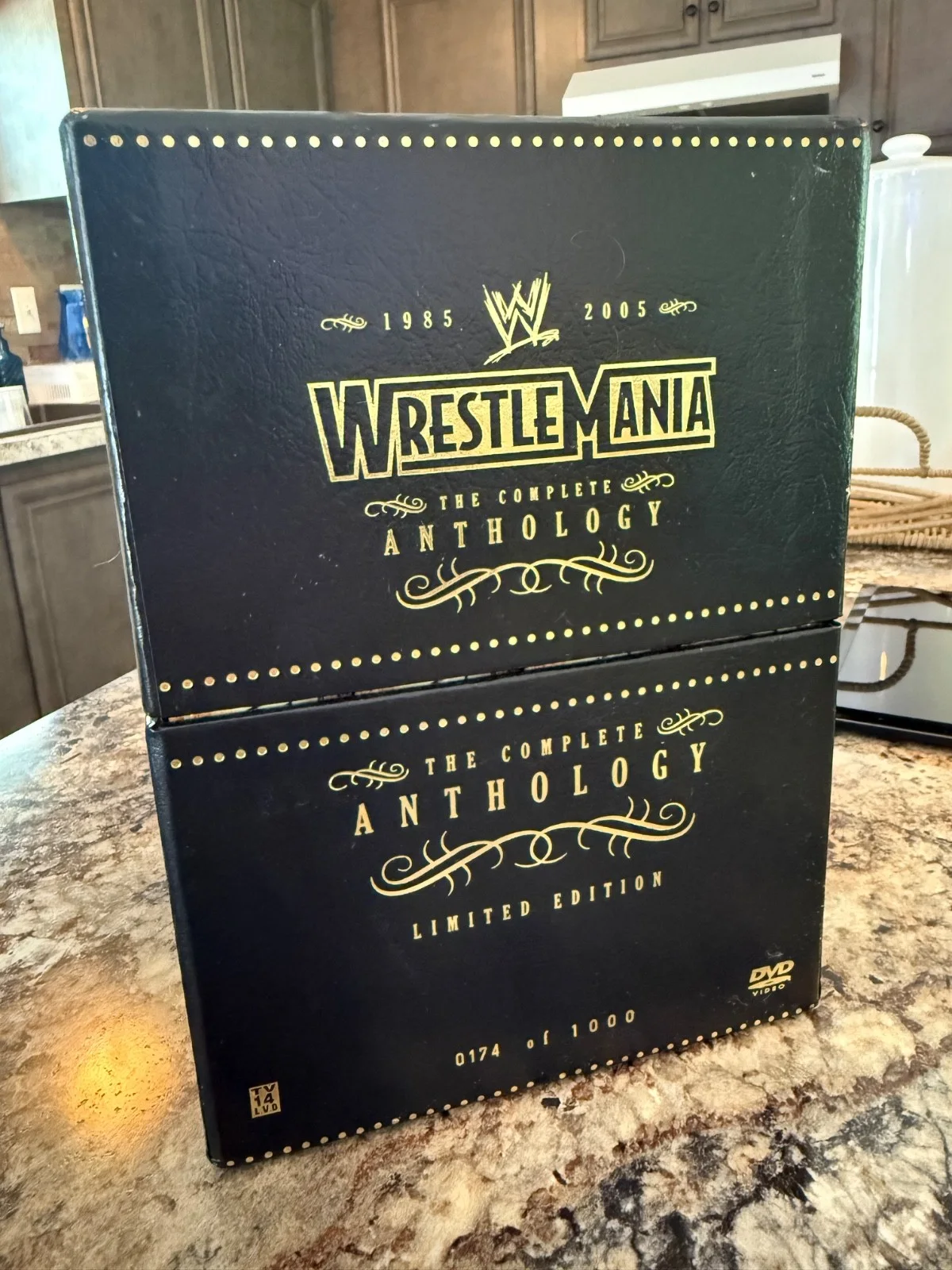 Vince McMahon — Sealed WWE WrestleMania Anthology Boxset #174/1000 Vince McMahon Signed w/Case, изображение 2