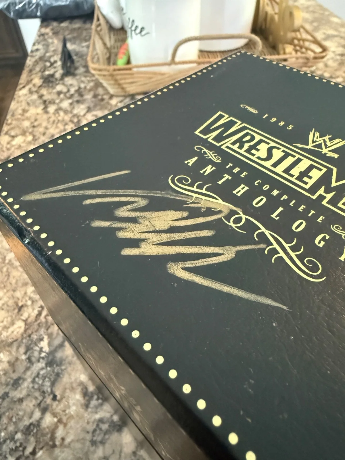 Vince McMahon — Sealed WWE WrestleMania Anthology Boxset #174/1000 Vince McMahon Signed w/Case, изображение 4