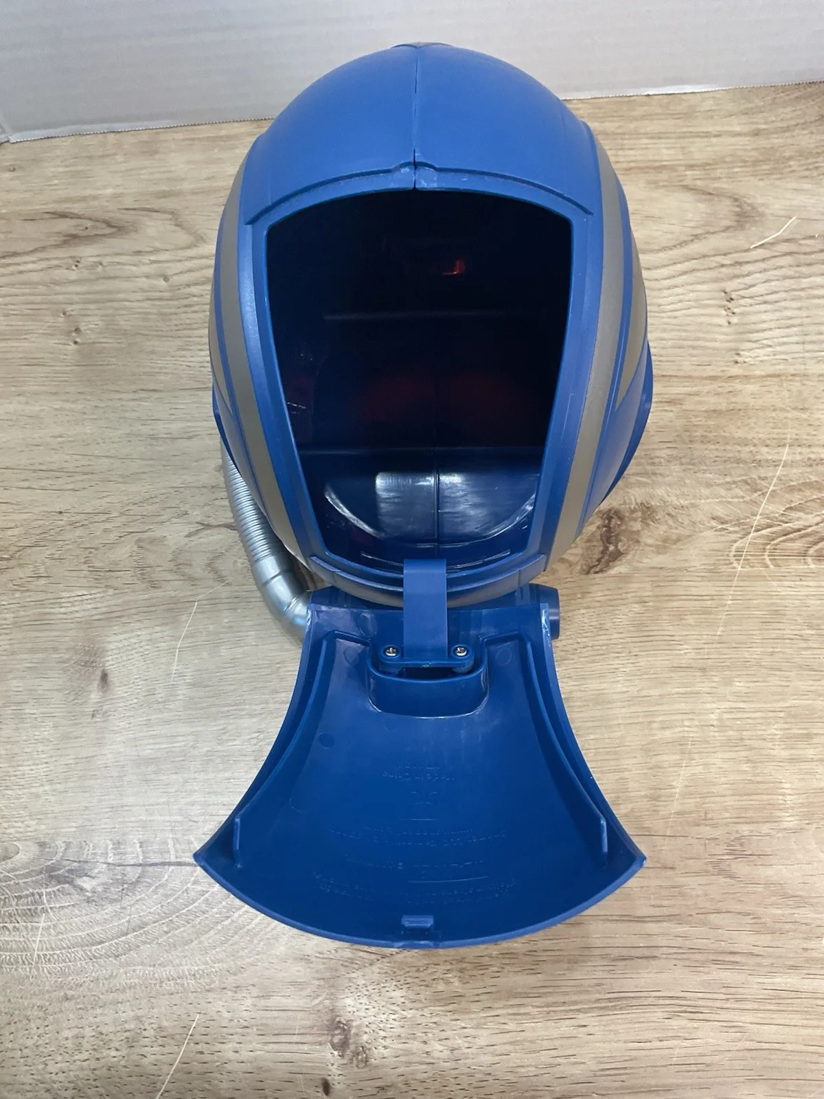 Captain America: Brave New World Helmet Popcorn Bucket, изображение 5