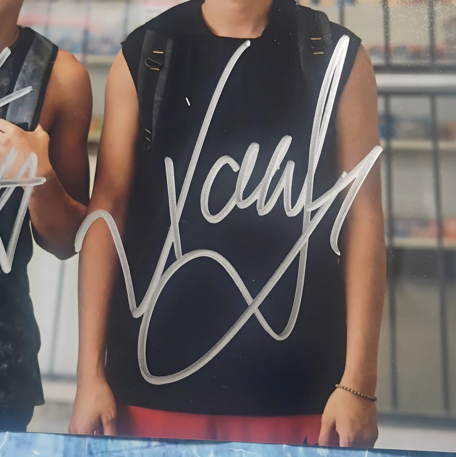 Xolo Mariduena & Jacob Bertrand Signed 8x10 Photo JSA COA Cobra Kai NO US TARIFF, изображение 4