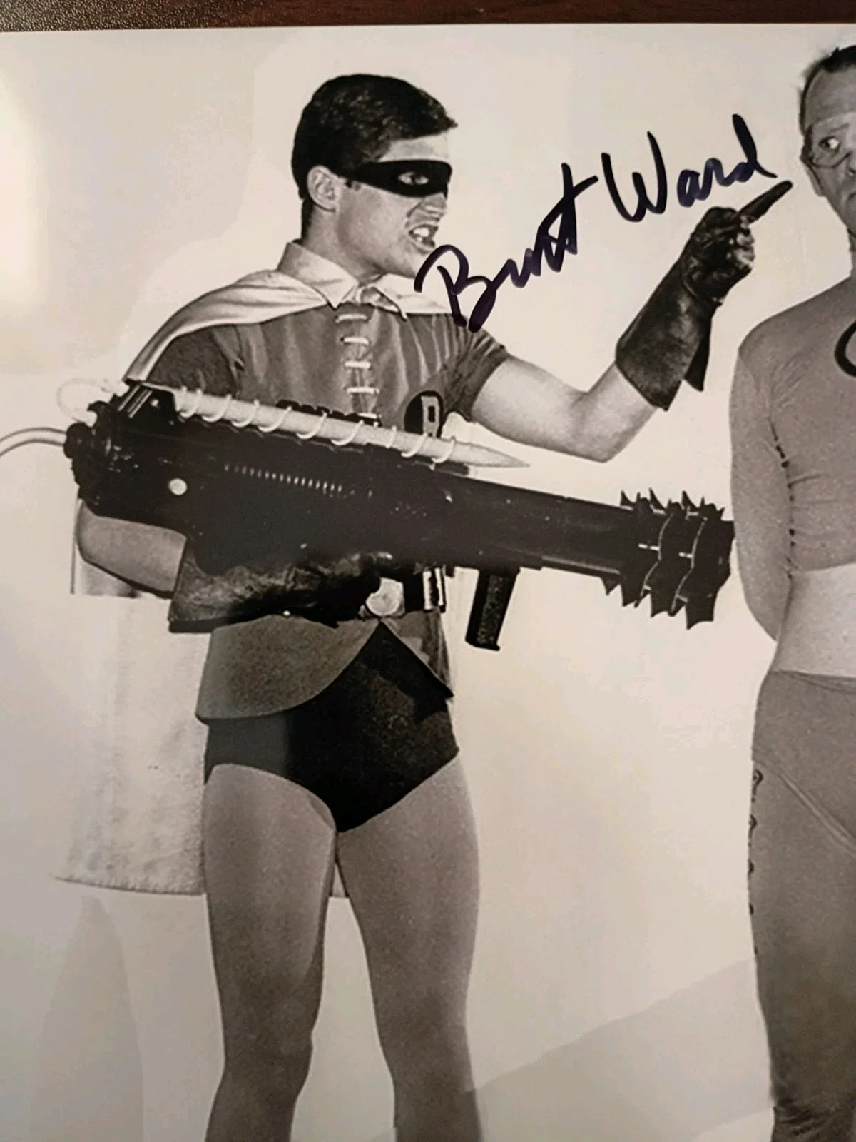 Burt Ward / Frank Gorshin — Burt Ward / Frank Gorshin Batman Signed 8x10 COA W/Matching Numbered Sticker, изображение 2