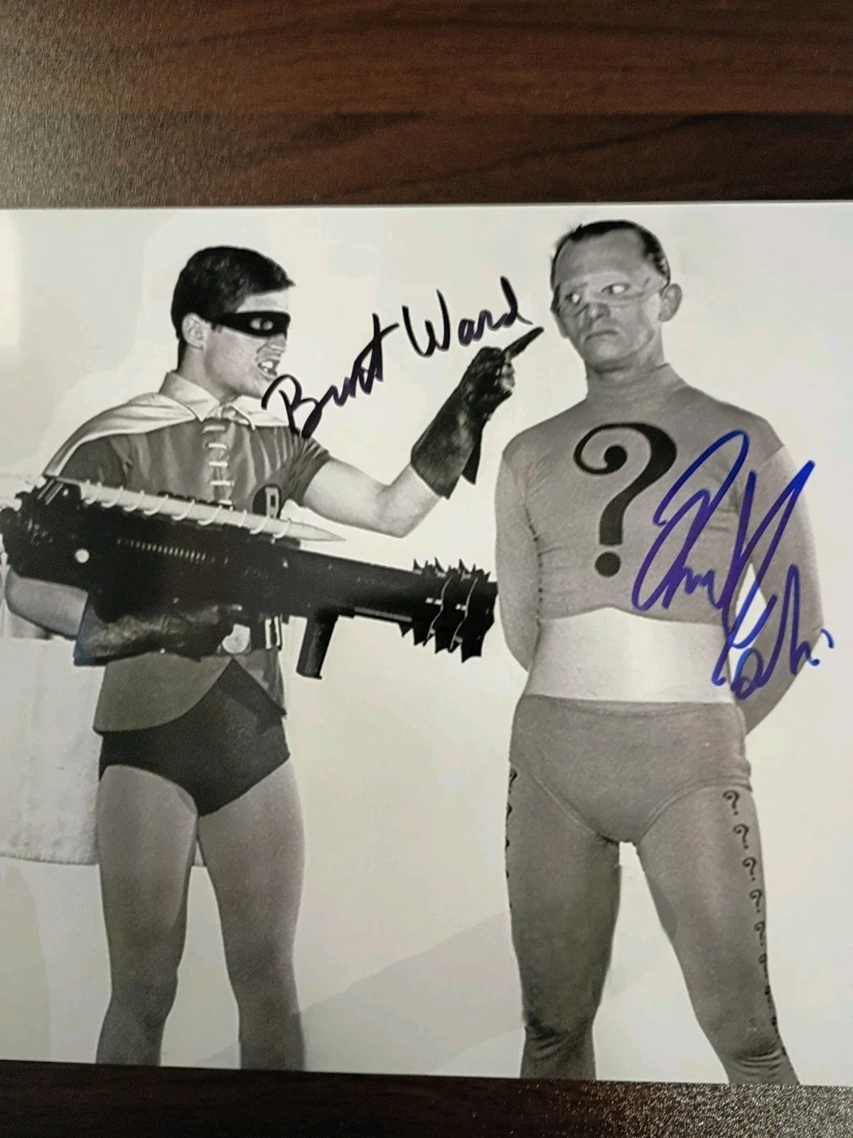 Burt Ward / Frank Gorshin — Burt Ward / Frank Gorshin Batman Signed 8x10 COA W/Matching Numbered Sticker, изображение 4