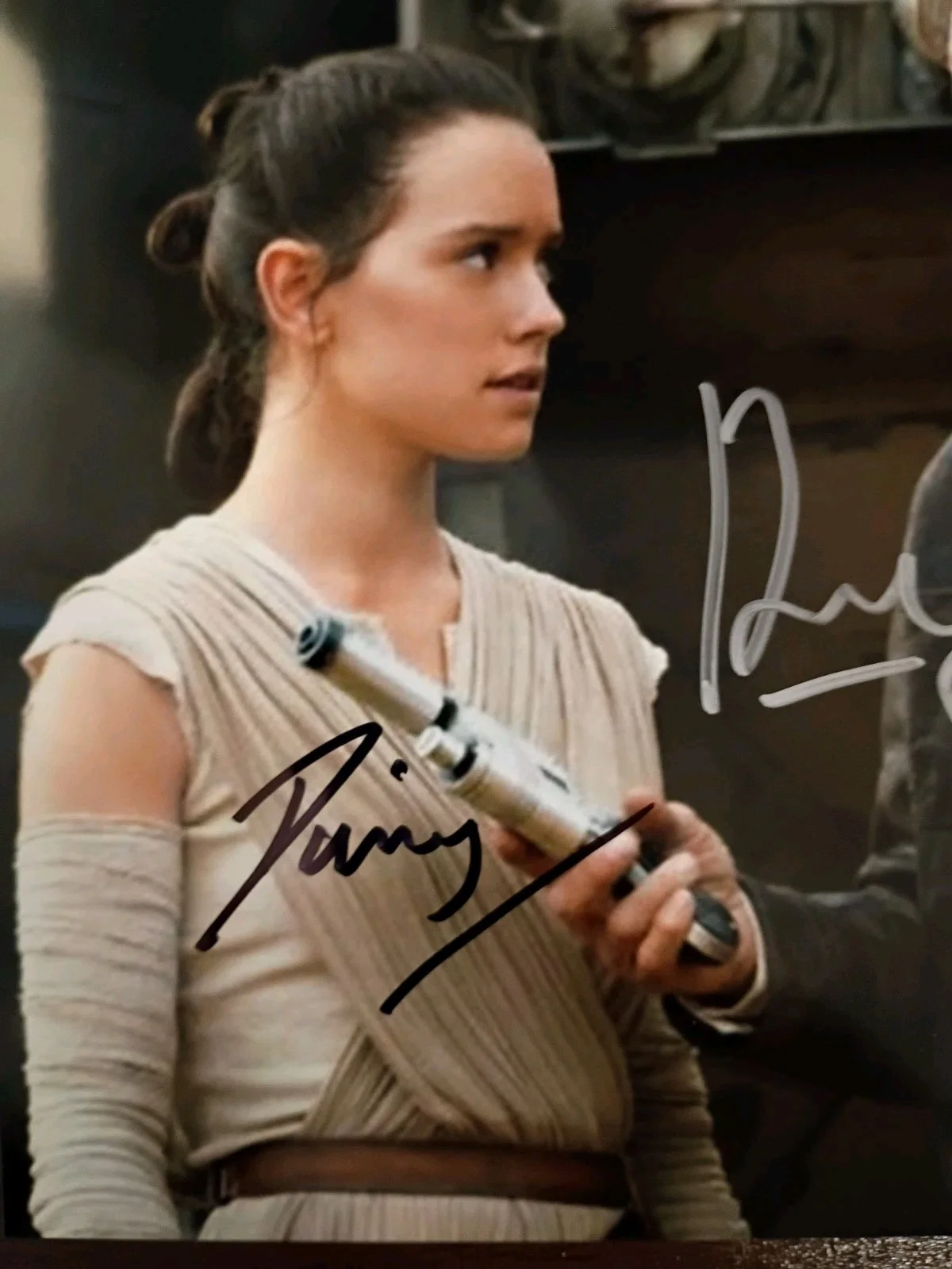 Harrison Ford / Daisy Ridley — Harrison Ford / Daisy Ridley Star Wars Signed 8x10 COA W/Matching Numbered Stick, image 2