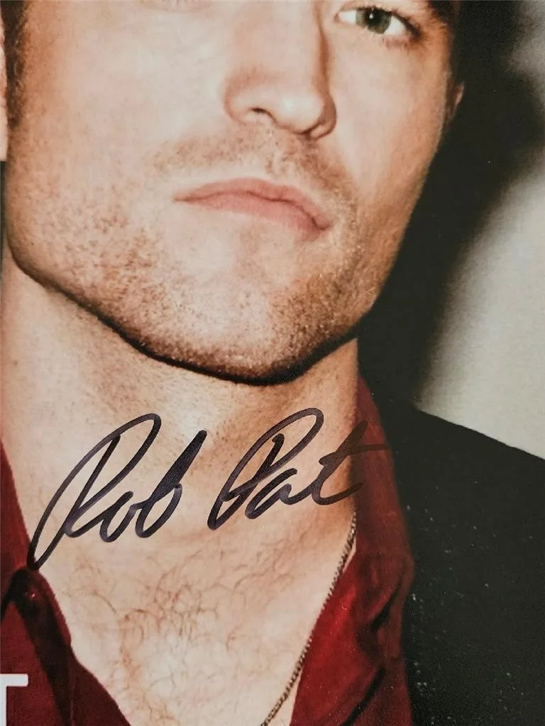 ROBERT PATTINSON — ROBERT PATTINSON HAND SIGNED AUTOGRAPHED 8X10 PHOTO GQ COVER PICTURE ACTOR COA 3, изображение 2