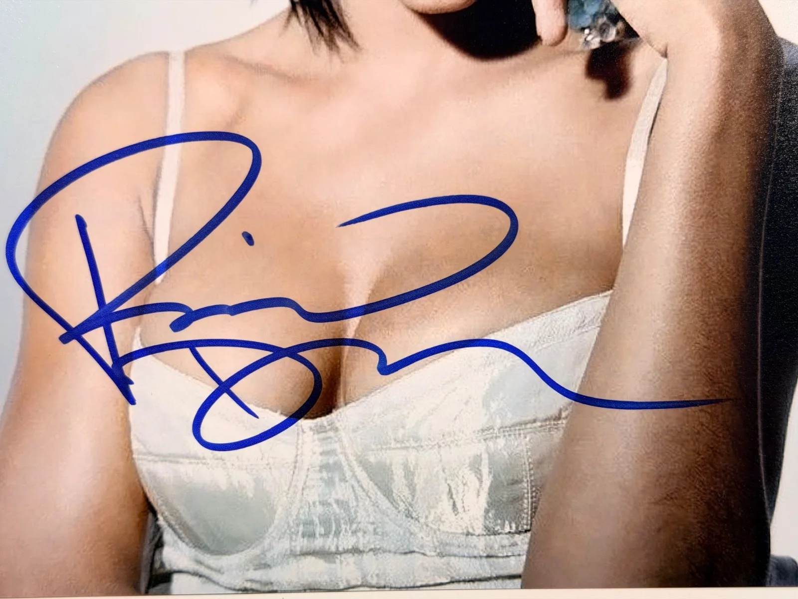 Rosario Dawson — Rosario Dawson Signed 8x10 Photo w/ COA – Ahsoka & Sin City Star, изображение 2