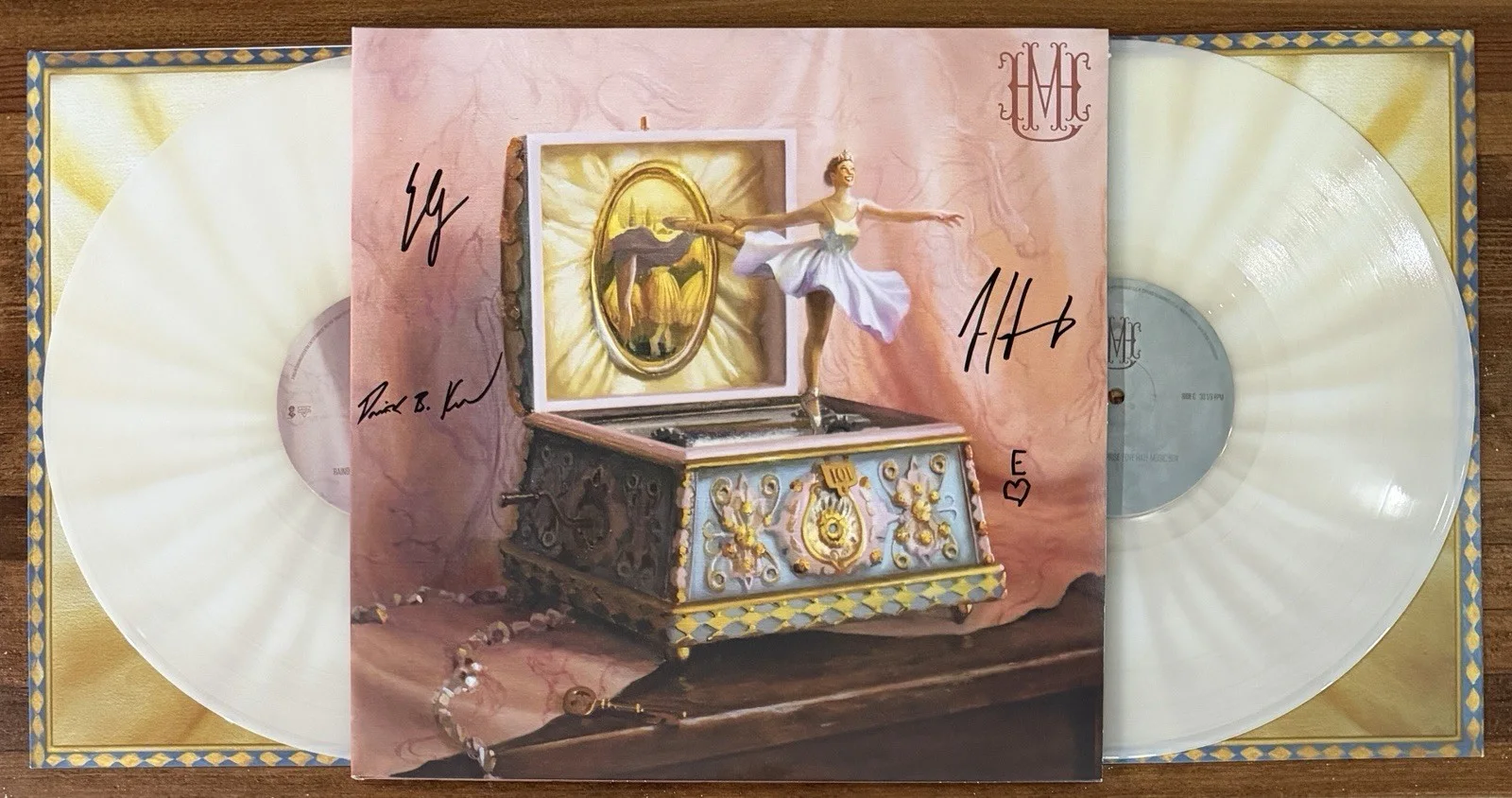 Rainbow Kitten Surprise — Rainbow Kitten Surprise SIGNED Love Hate Music Box Vinyl Beckett BAS COA Auto, image 2
