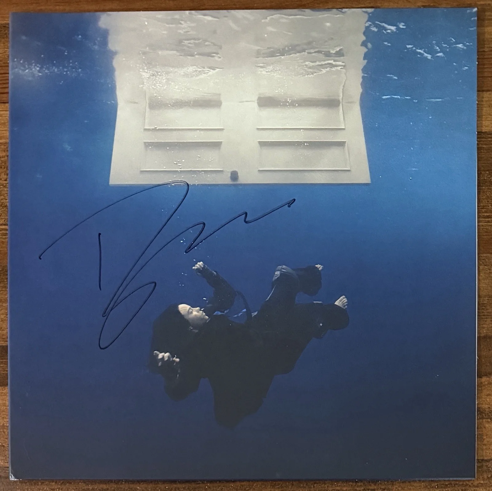Billie Eilish — BILLIE EILISH HIT ME HARD AND SOFT SIGNED VINYL COVER AUTOGRAPH BECKETT BAS COA
