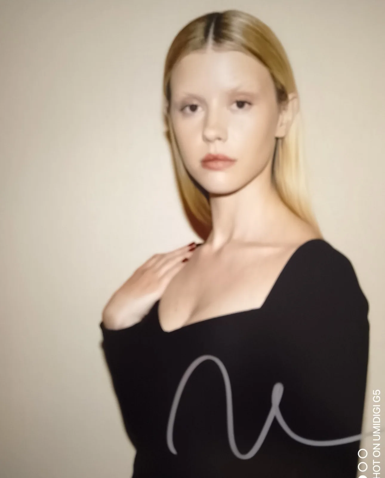 Christine Aguilera — Mia Goff Autographed 8x10 Photo Original LOA Pearl