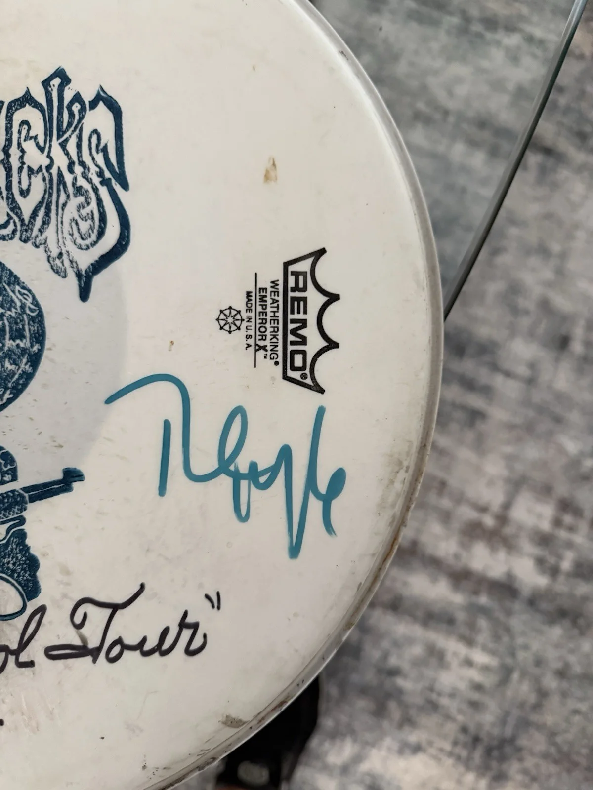 Raul Malo Signed Guitar And Mavericks Band Signed Drum Head, изображение 4