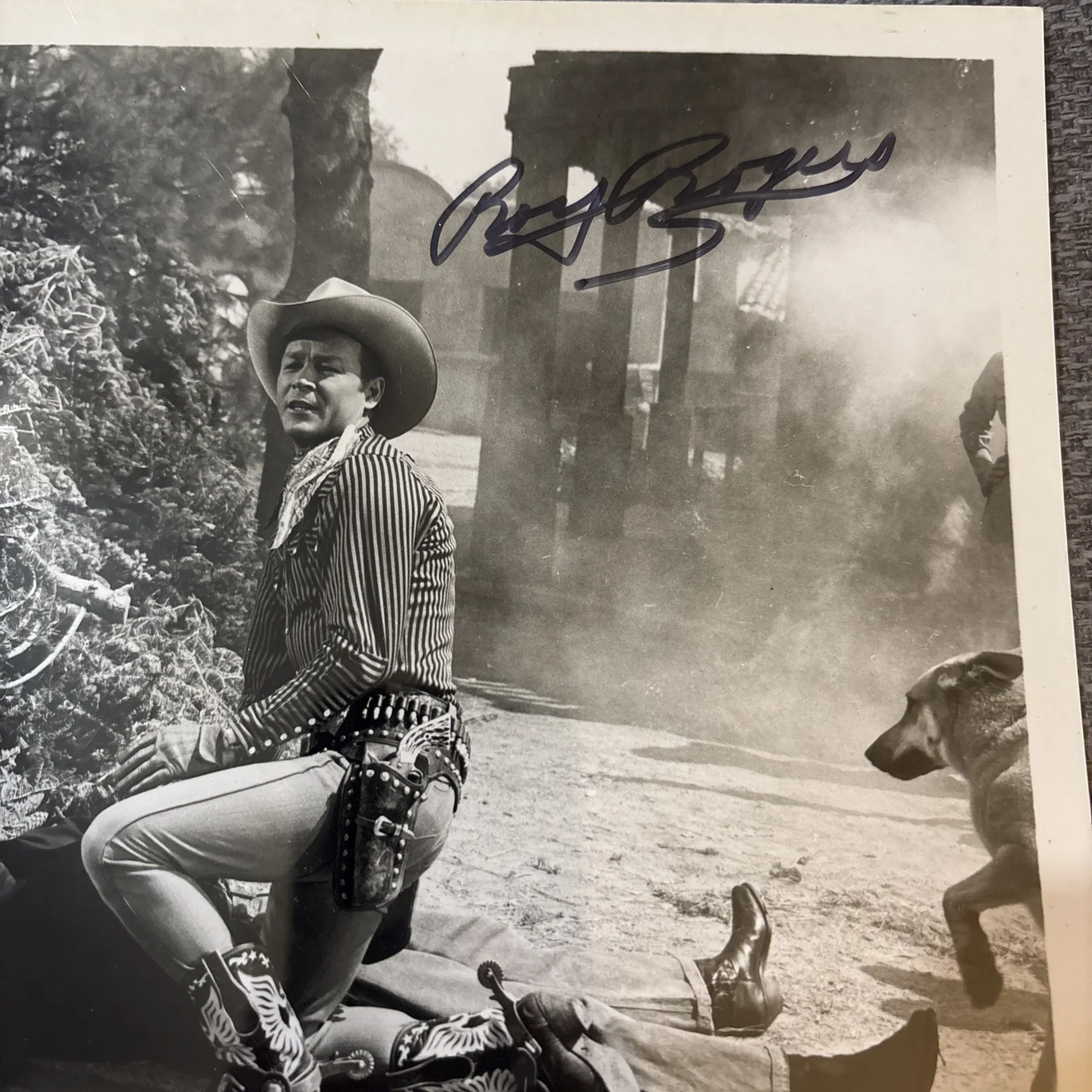 Roy Rogers — Roy Rogers Signed 8x10 Photo Young Western Star Autographed Movie Set Photo, изображение 2