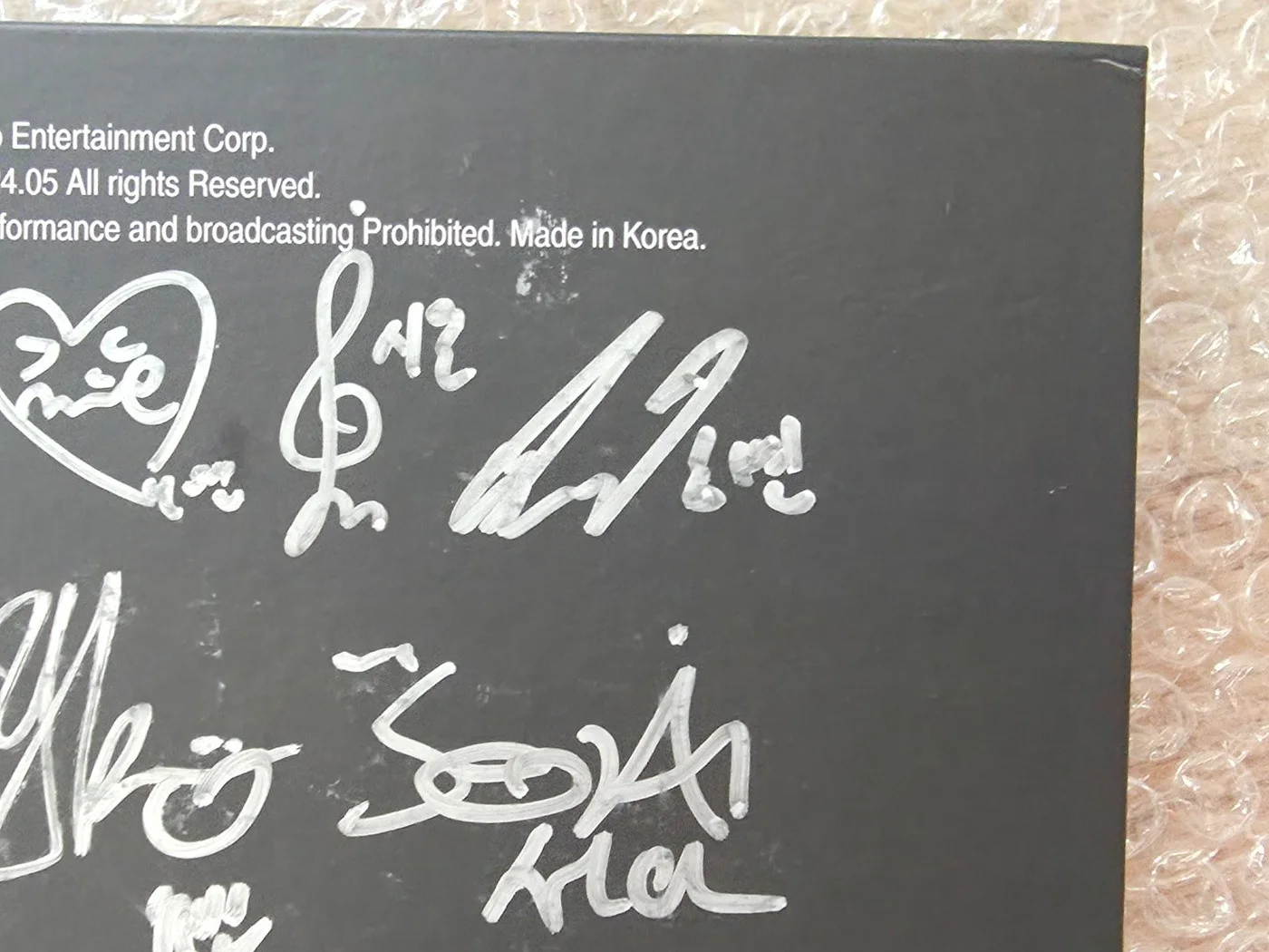 Triples Assemble24 Promo Sticker 1st Album Autographed Hand Signed All Members, image 5