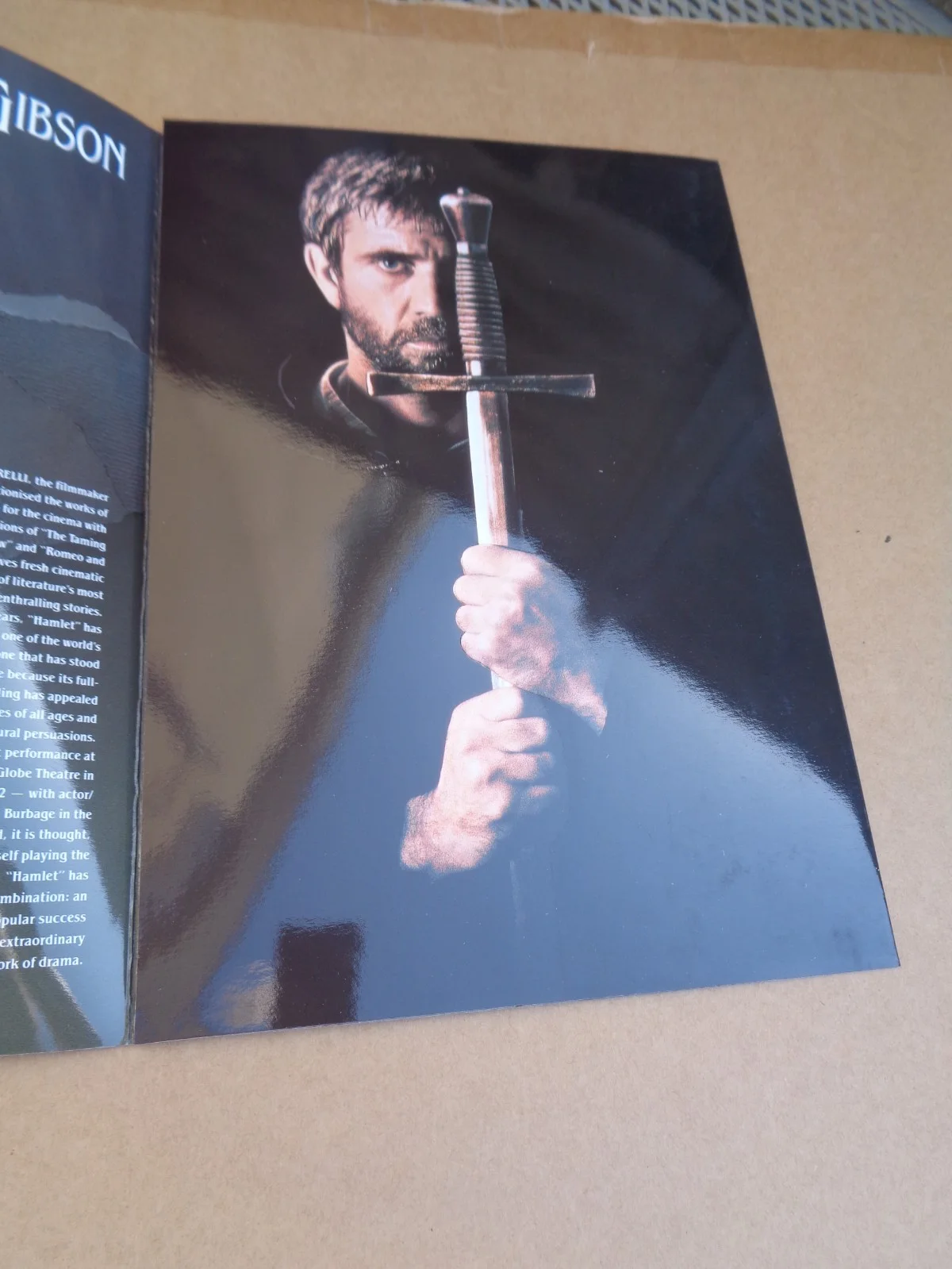 Mel Gibson - Hamlet - 1990 Film Synopsis (Glen Close), image 2