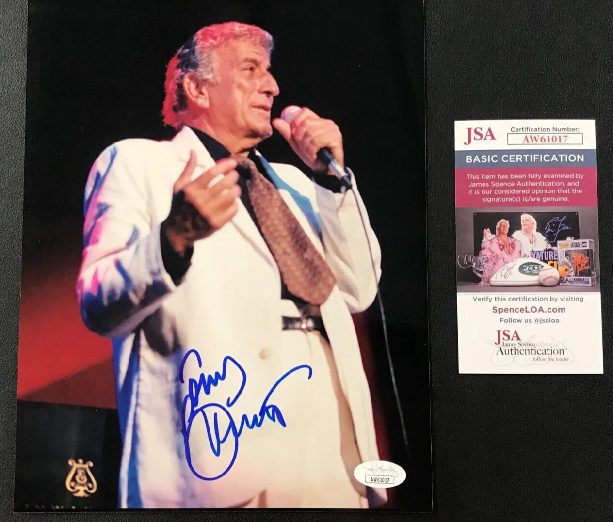 Tony Bennett — Tony Bennett Signed 8x10 Photograph JSA Cert w/COA US Jazz Singer Icon (d.2023)!