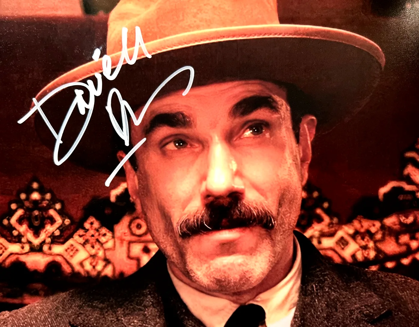 Daniel Day-Lewis — Daniel Day-Lewis Signed Original 8x10" Authentic Autograph GENUINE w/COA, image 3