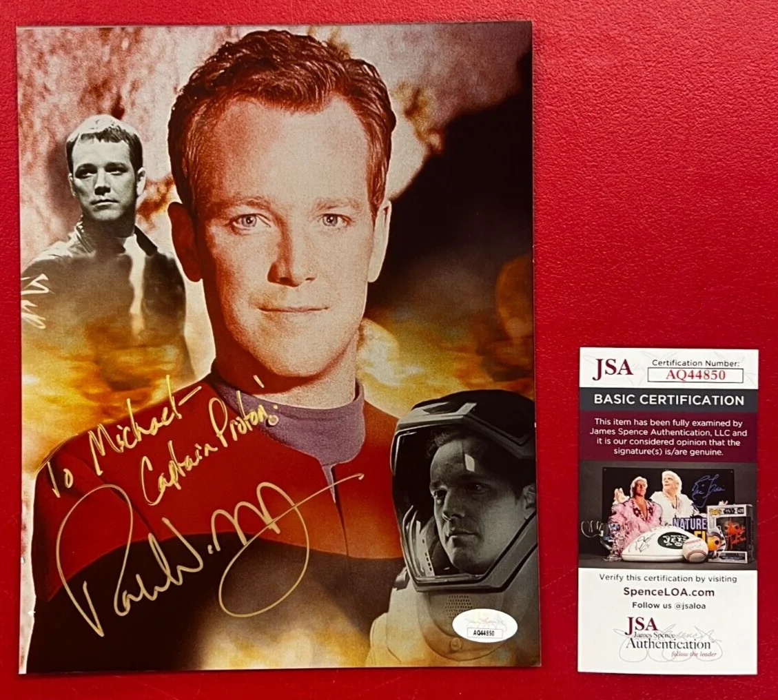 Robert Duncan McNeill — Robert Duncan McNeill Signed 8x10 Photo JSA Certified "Star Trek: Voyager" TV!