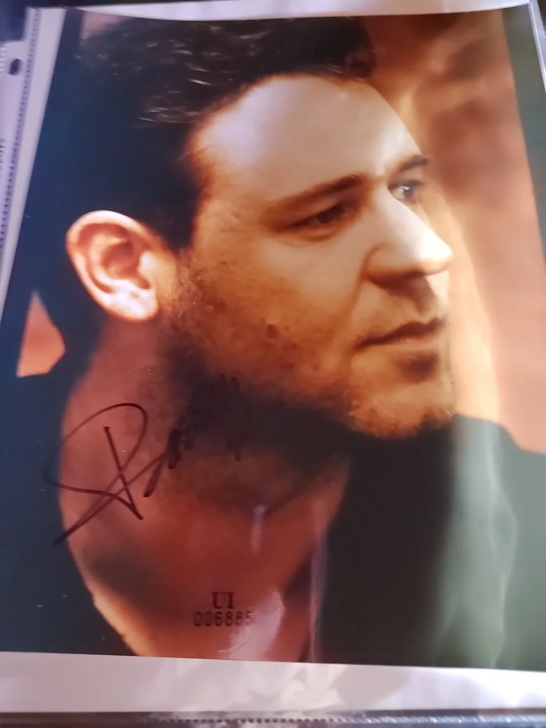 RUSSELL CROWE — RUSSELL CROWE Signed Autographed 8X10 Photo, image 3