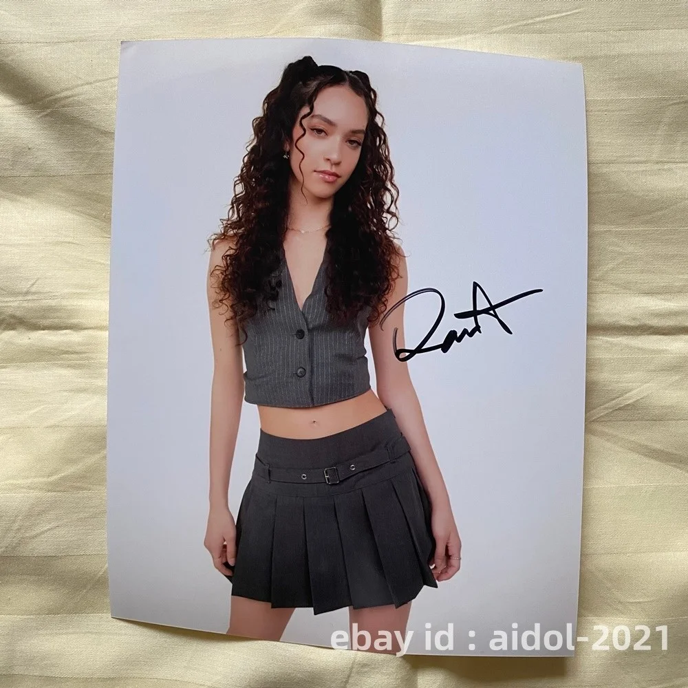 KATSEYE Autographed Signed Photo Gifts Collection Collectibles Rare 8*10 2025C, изображение 3