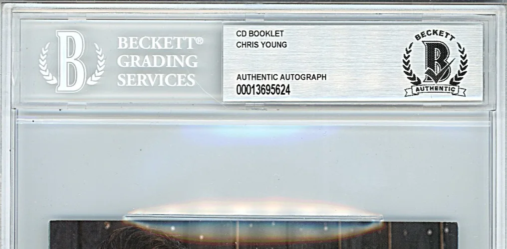 Chris Young — Chris Young Signed Famous Friends CD Cover Beckett BAS Slabbed Country Auto, изображение 3