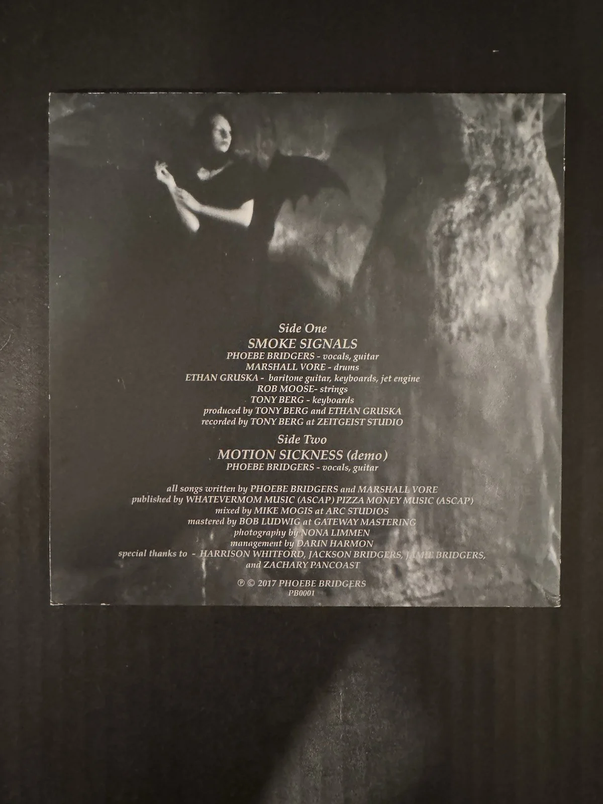 Phoebe Bridgers Smoke Signals Autographed Original Vinyl Record, изображение 3