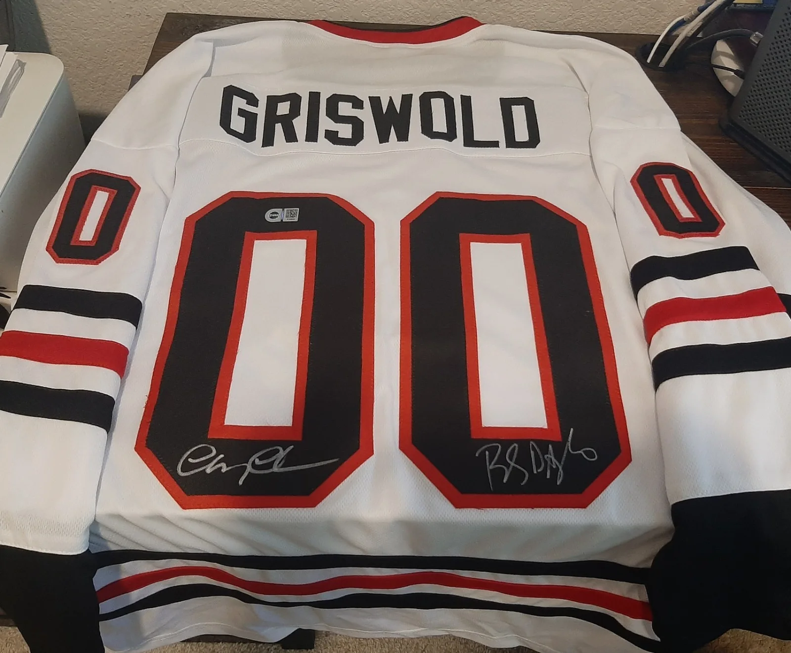Beverly D'angelo, Chevy Chase — Christmas Vacation Griswold Dual Autographed Hockey Jersey w/ SWAU COA