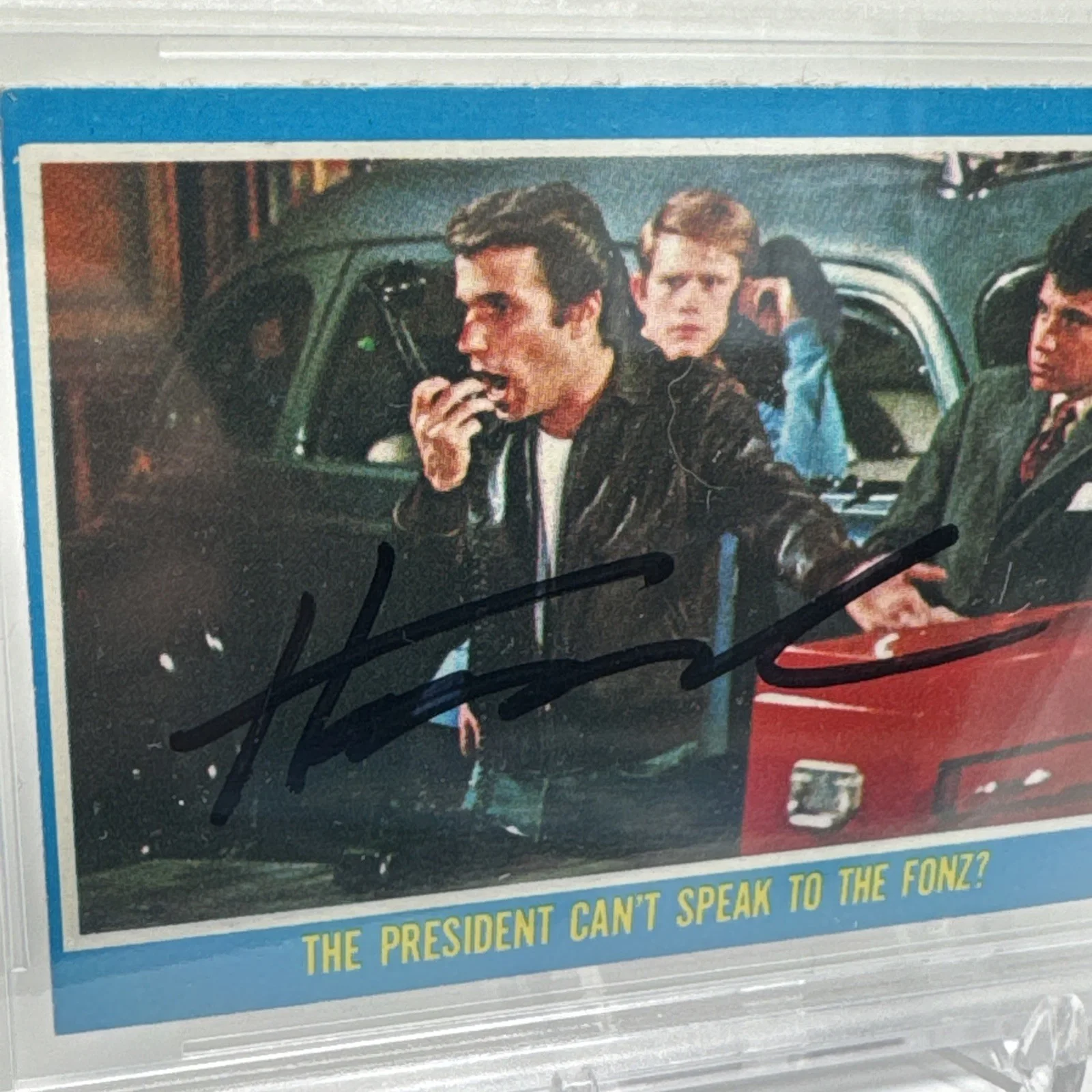HENRY WINKLER — HENRY WINKLER SIGNED 1976 TOPPS HAPPY DAYS CARD BECKETT BAS Slab Auto #4 Fonzie, изображение 2