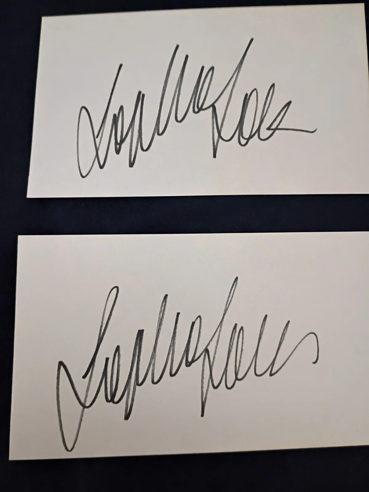 Sophia Loren Signed Lot Photo & 2 Autographed Index Cards, image 4