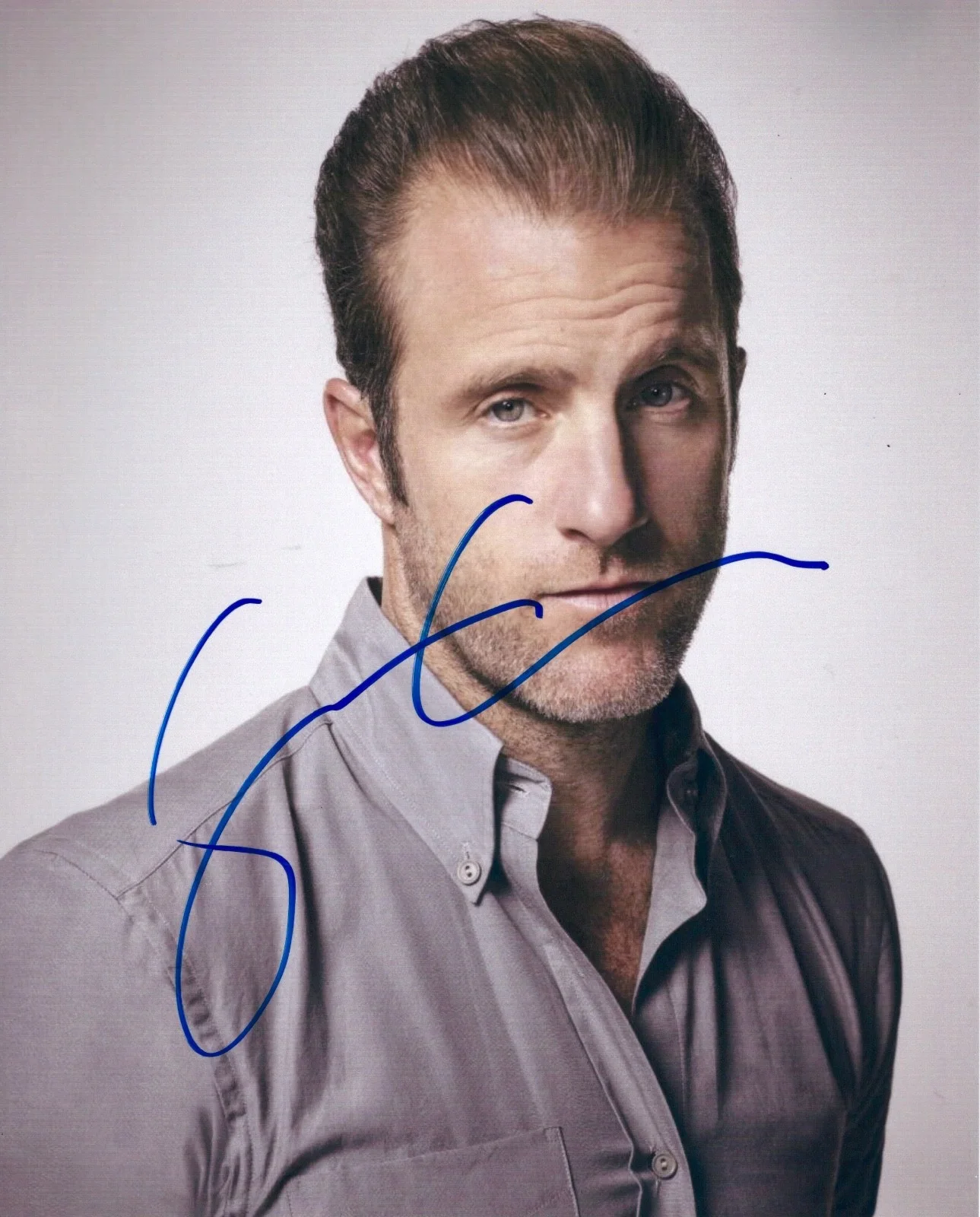 Scott Caan — Scott Caan signed Hawaii Five-O 8x10 photo. In Person Photo Proof