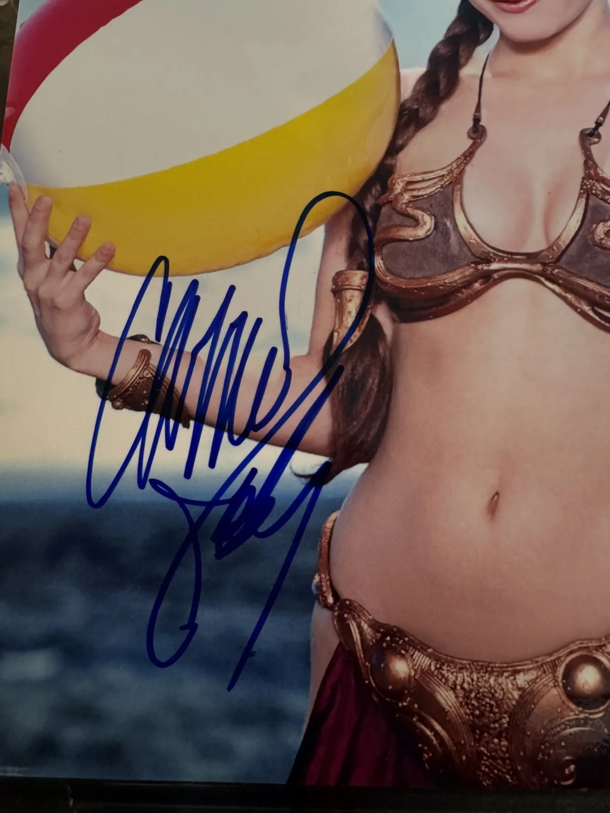 Carrie Fisher — Carrie Fisher Signed Princess Leia 8.5x8.5 Star Wars Photo PSA DNA NO CARD, изображение 2