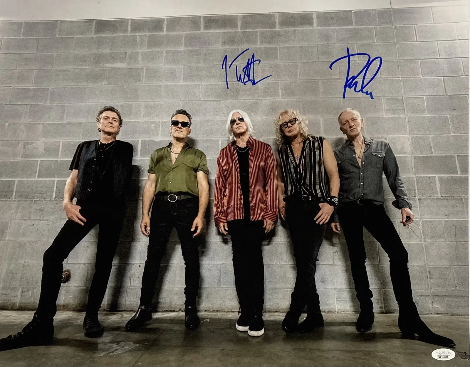 Joe Elliott — Joe Elliott Phil Collen Signed 16x20 Def Leppard Photo JSA ITP, image 5