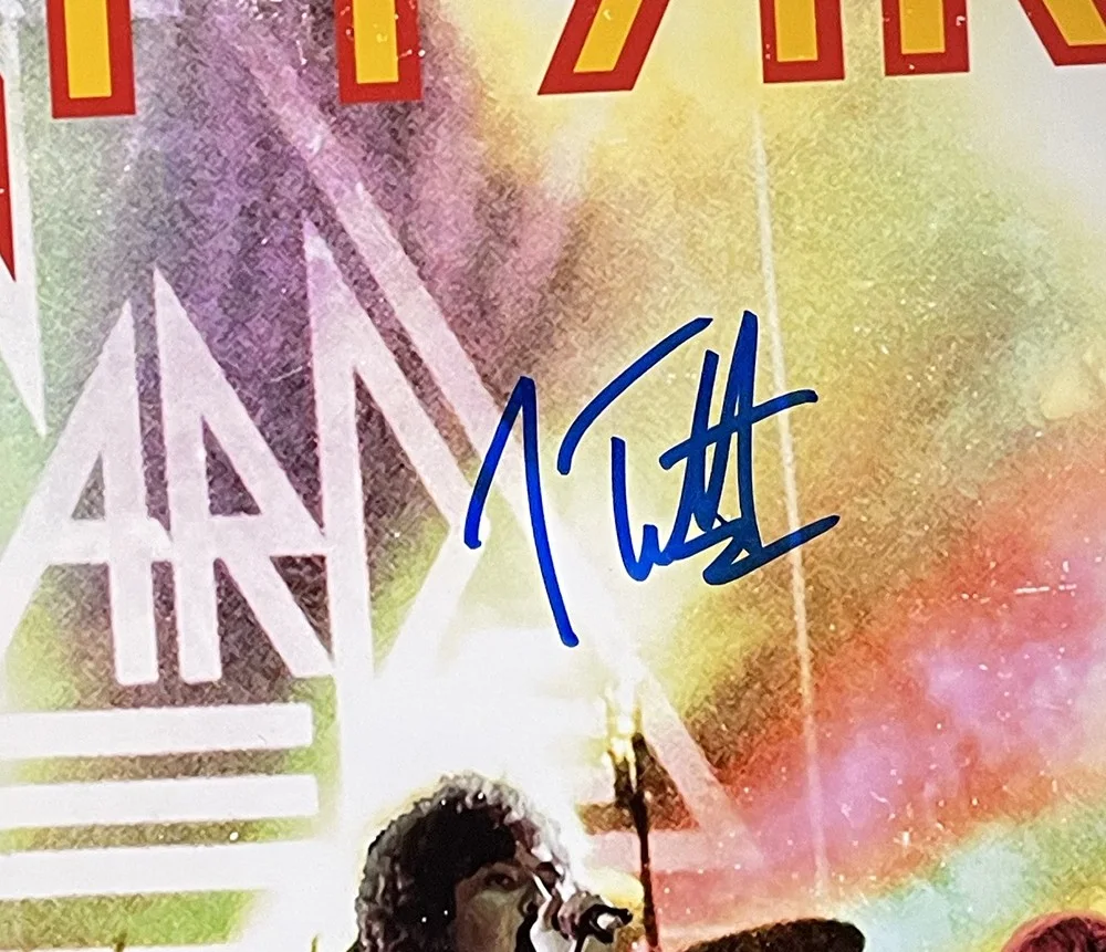 Joe Elliott — Joe Elliott Signed 11x14 Def Leppard Live Performance Photo JSA ITP, изображение 2