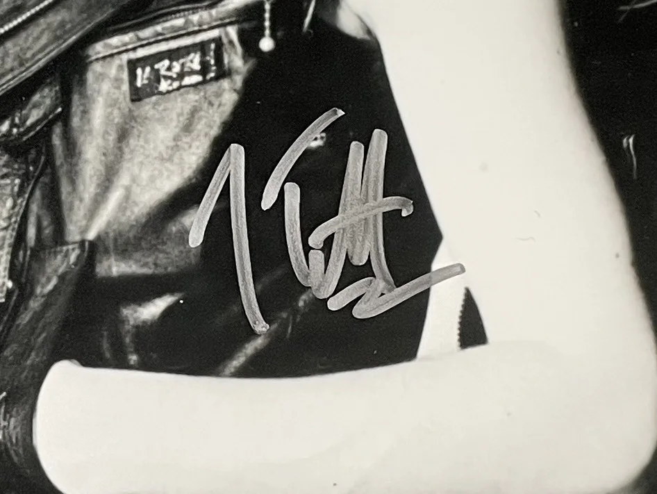 Joe Elliott — Joe Elliott Signed 11x14 Def Leppard Black And White Photo JSA ITP, изображение 2