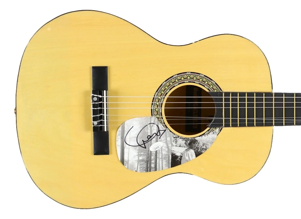 Taylor Swift — Taylor Swift Signed 36" Acoustic Guitar JSA Hologram AU46754, изображение 2