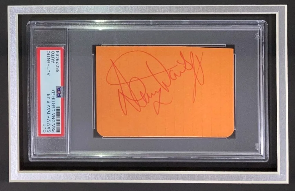 Sammy Davis Jr — Sammy Davis Jr Signed Framed Slabbed Rat Pack Cut Signature PSA/DNA 85076494, изображение 2
