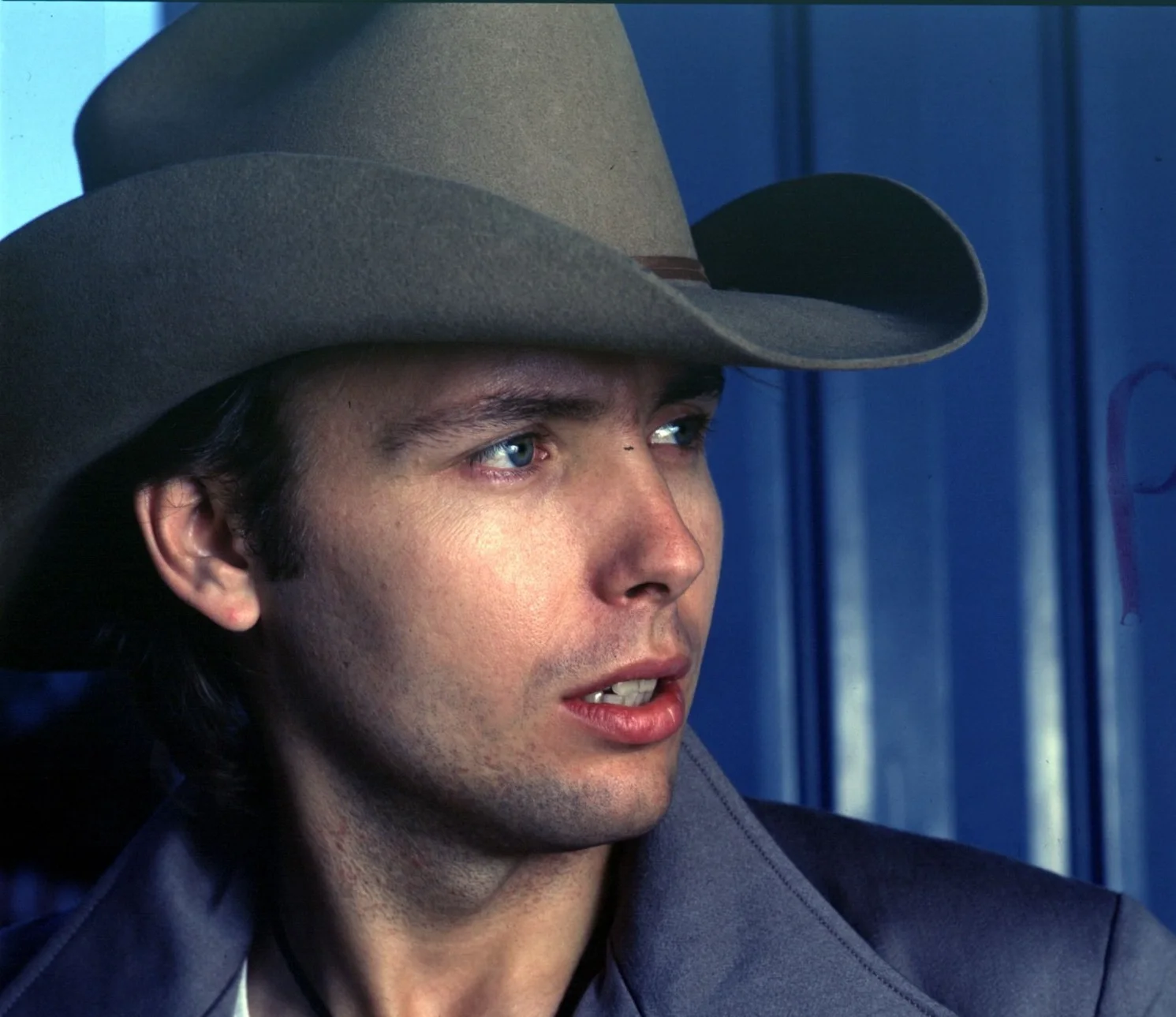 Dwight Yoakam signed 4x6 index card, image 2