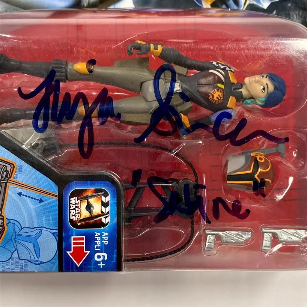 Tiya Sircar signed "Sabine" Wren Star Wars Action Figure autograph JSA, изображение 5