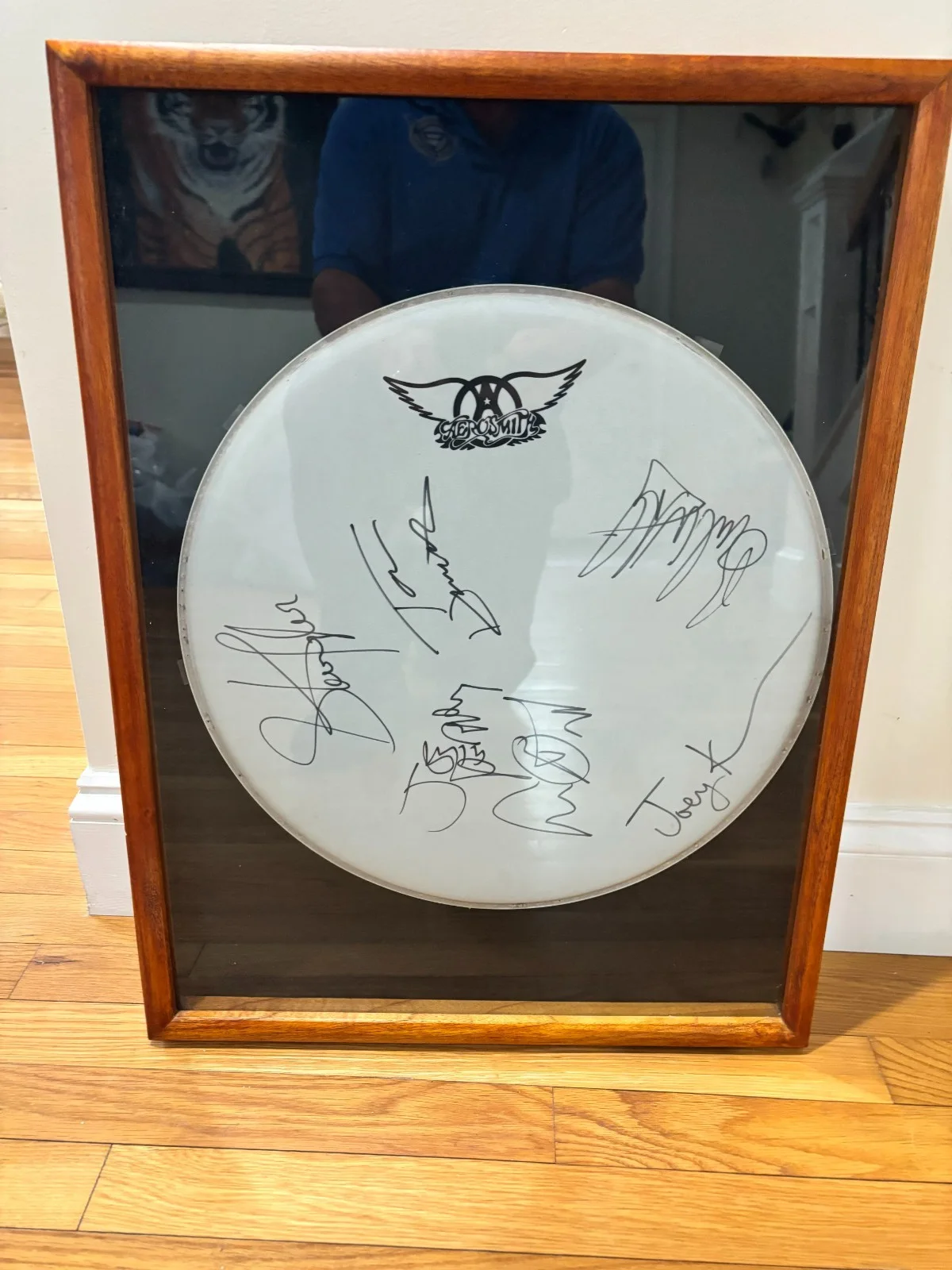 Aerosmith signed drumhead from 1997 (Tyler, Perry, Kramer, Whitford and Hamilton, image 2