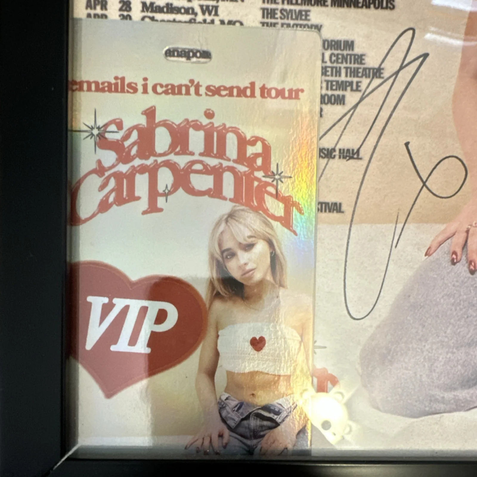 Sabrina Carpenter Emails I Can't Send Tour VIP Signed Autographed Poster, изображение 3