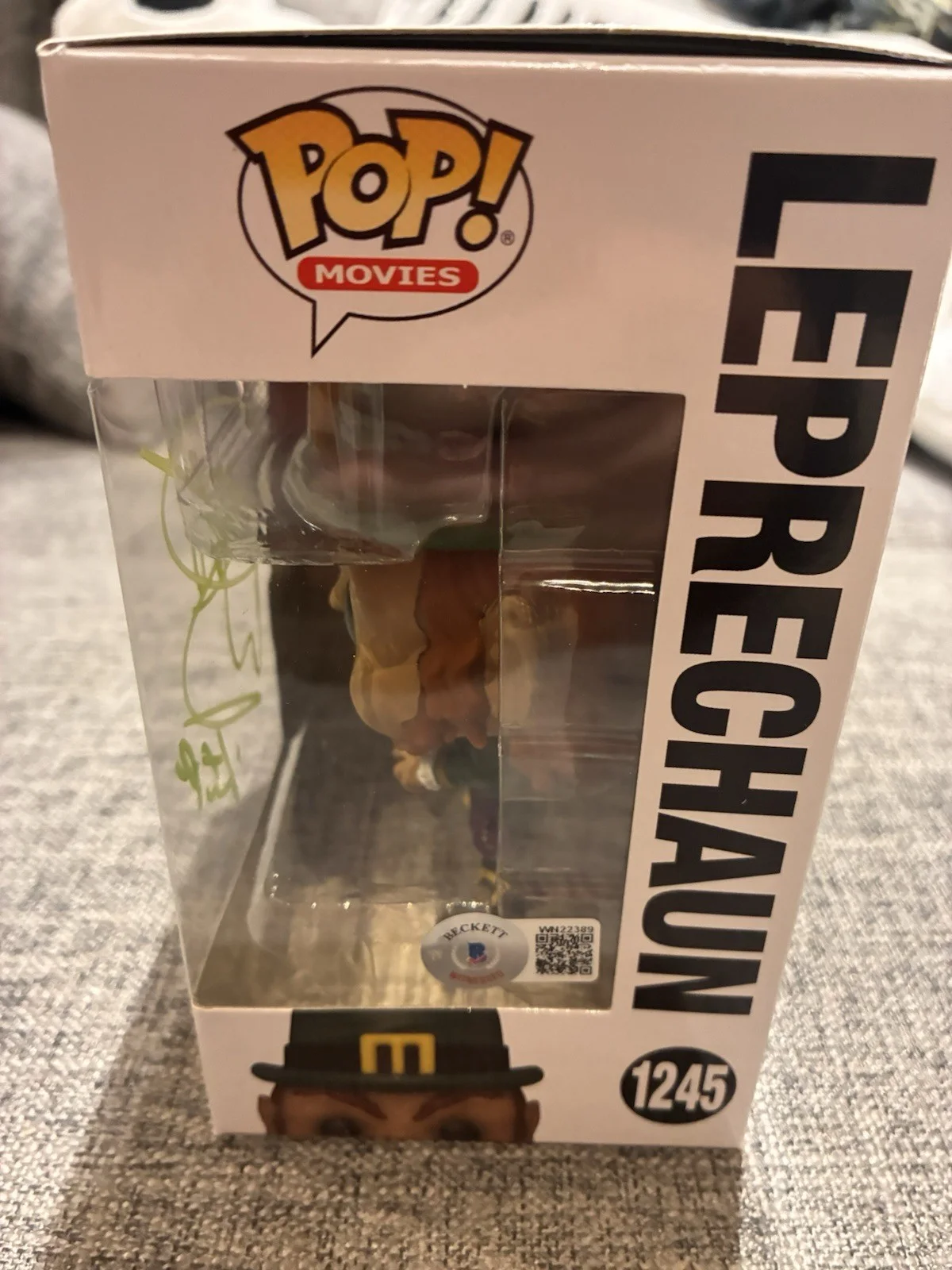 WARWICK DAVIS — WARWICK DAVIS Leprechaun signed Funko Pop SPECIAL EDITION Beckett Coa, image 2