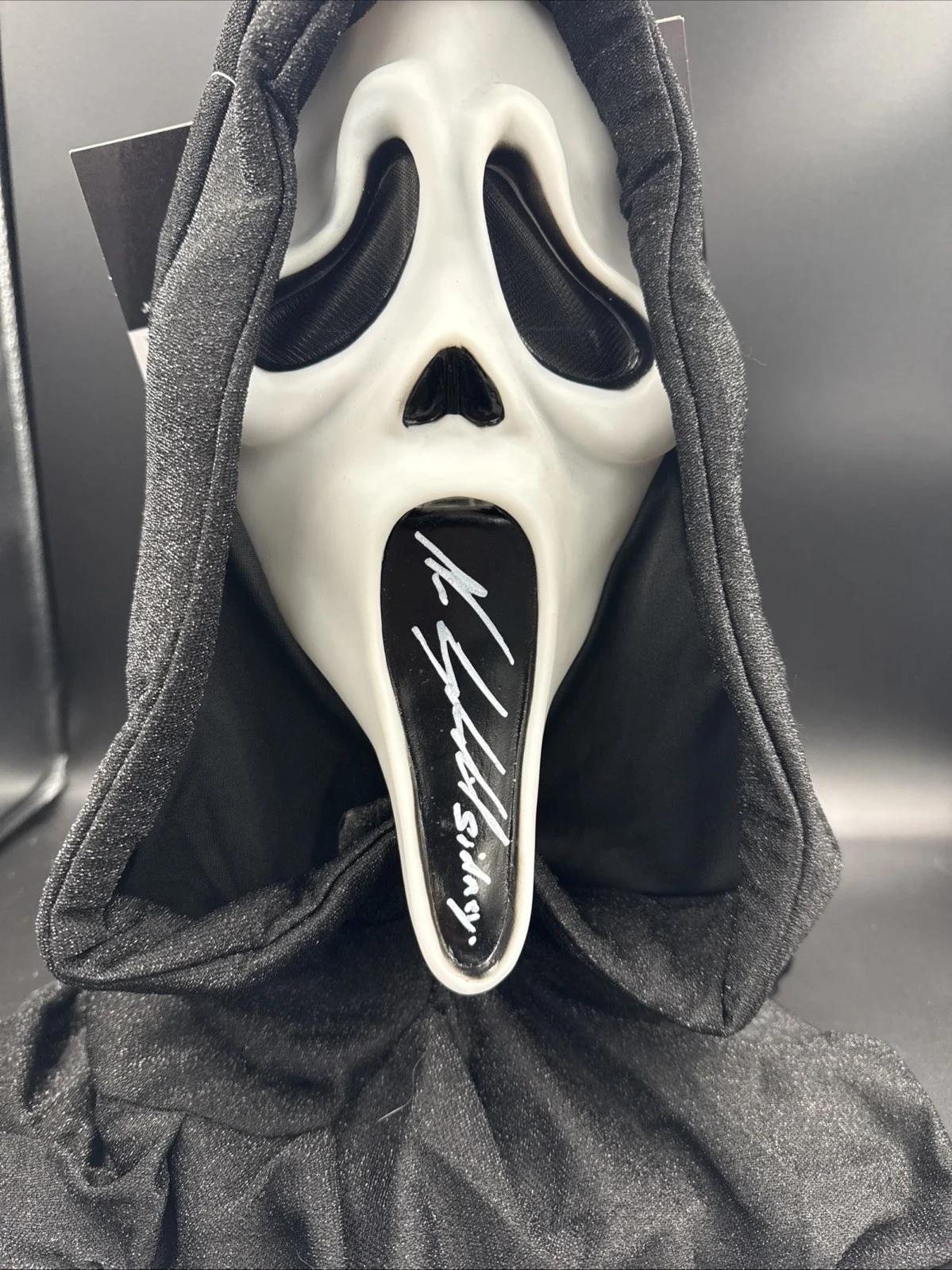 Neve Campbell — Neve Campbell Signed Fun World 25th Anniversary GhostFace mask Beckett Scream