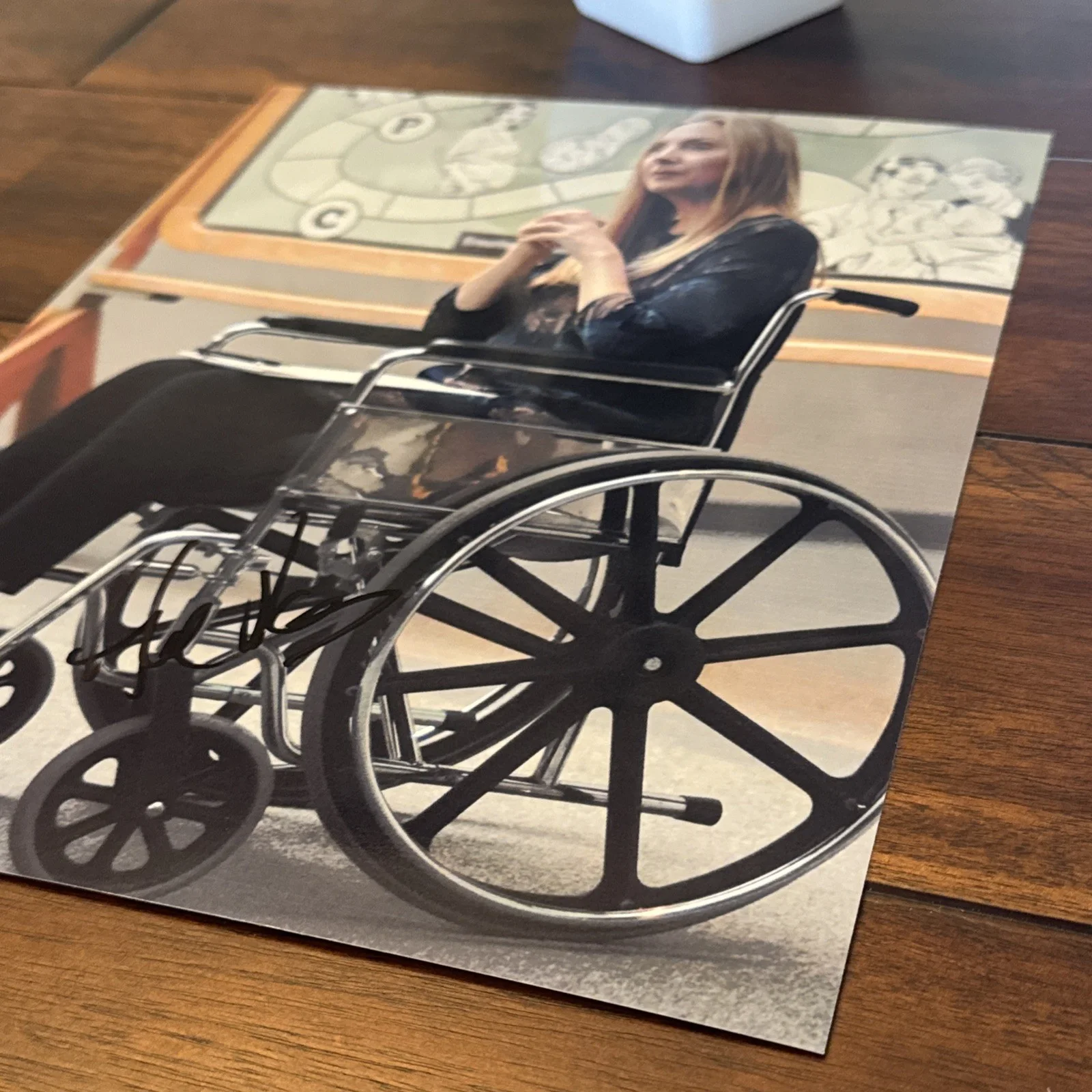 Hope Davis Signed Autograph 8x10 Photo "Wayward Pines" w/COA & Matching Hologram, изображение 3