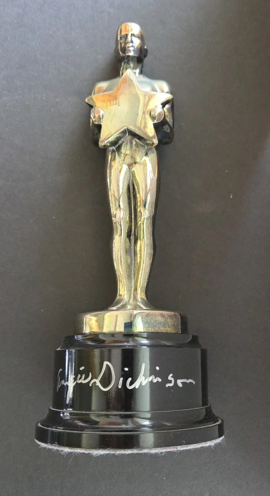 Angie Dickinson — Angie Dickinson signed Hollywood Star Oscar Like 10" Trophy Award Statue Jsa/Coa