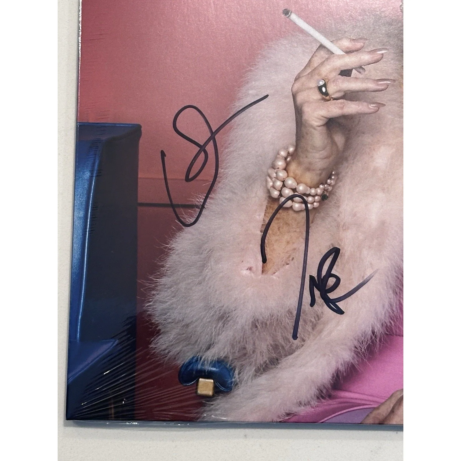 Old Dominion Band Signed 2025 Barbara Album Blush Pink Vinyl AUTOGRAPHED #3, image 3