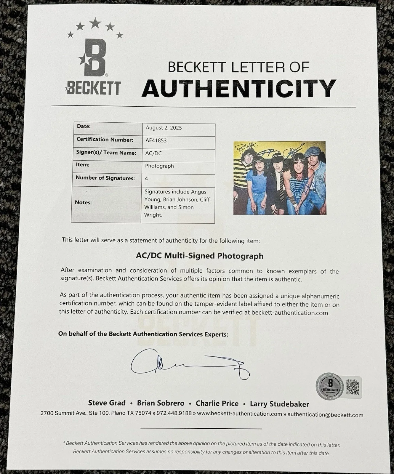 AC/DC X4 Band Signed Autograph 8x10 Photo Beckett BAS Angus Young Brian Johnson, изображение 2