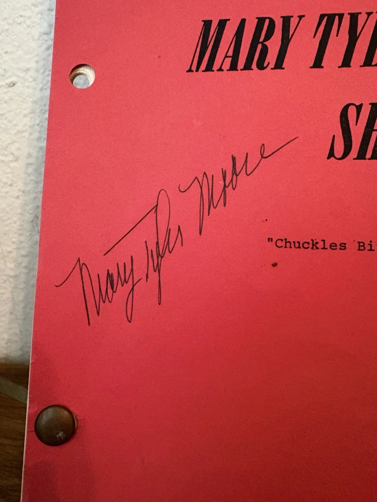 MARY TYLER MOORE Autographed Signed Show Script - Chuckles Bites the Dust, 1975, image 2