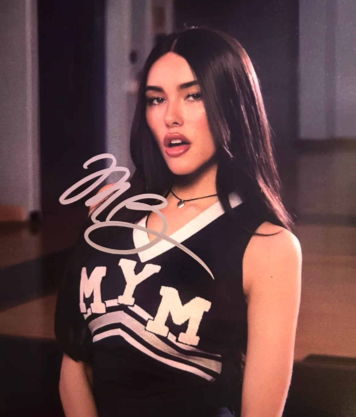 Madison Beer Signed Original 8x10 inch Photo: Authentic Autograph GENUINE w/COA, изображение 3