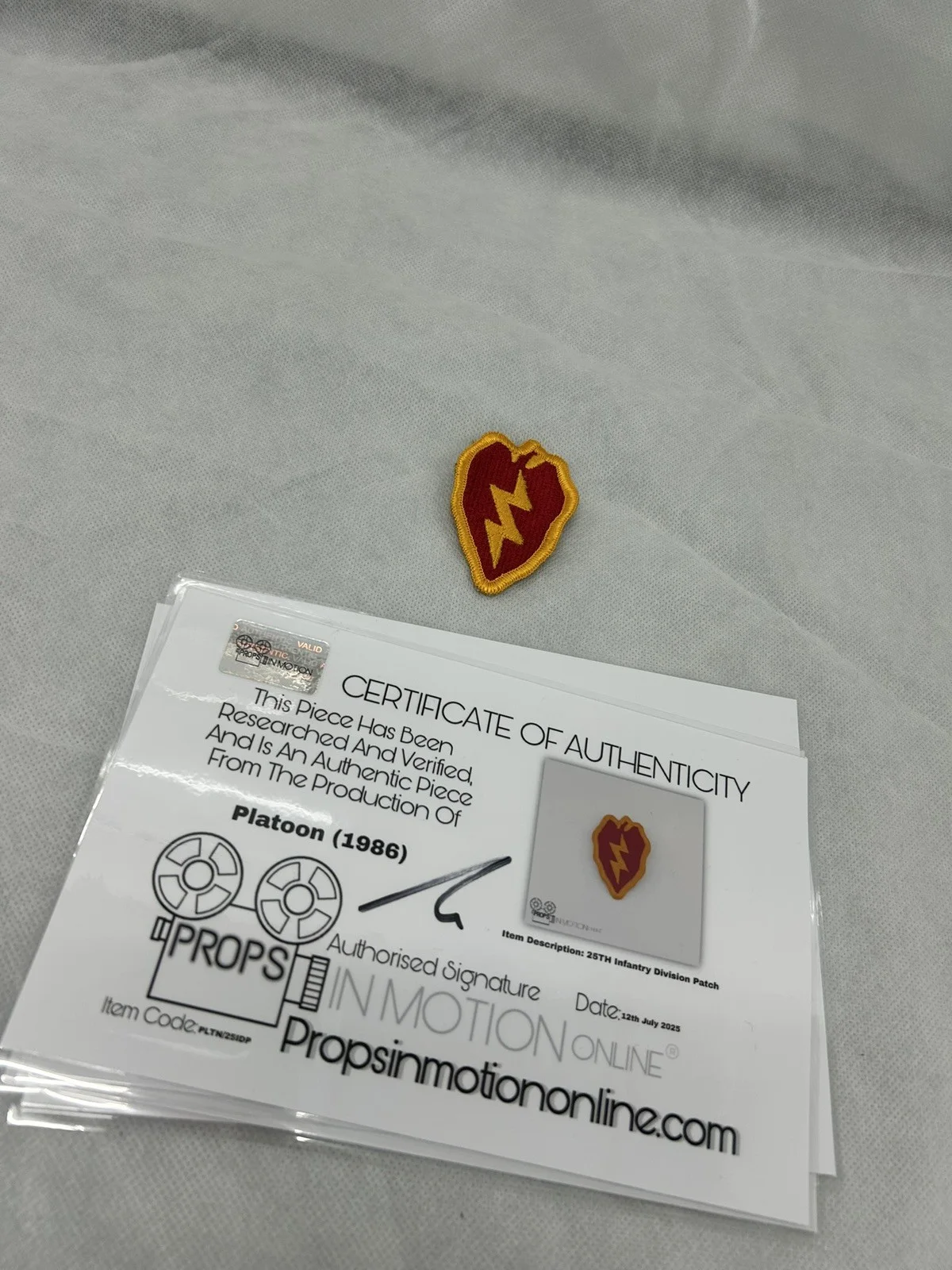 Platoon Original Prop Screen Used 25TH Infantry Division Patch movie film coa, изображение 3