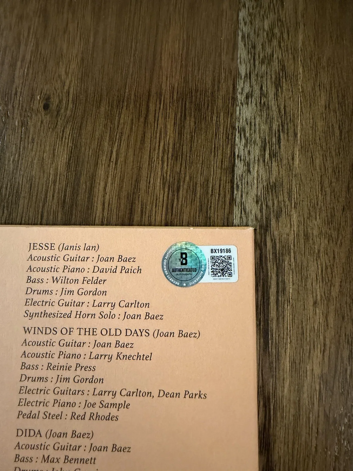 ‘Joan Baez’ Signed Vinyl Album ‘Diamonds & Rust’ Beckett Certified, image 3