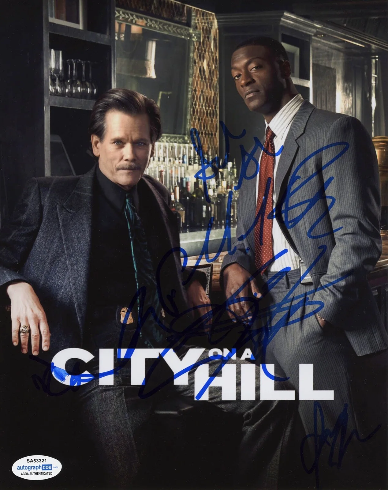 KEVIN BACON, ALDIS HODGE, MORE — Kevin Bacon, Aldis Hodge, +7 signed "CITY ON A HILL" 8x10 Photo Proof ACOA COA, изображение 4