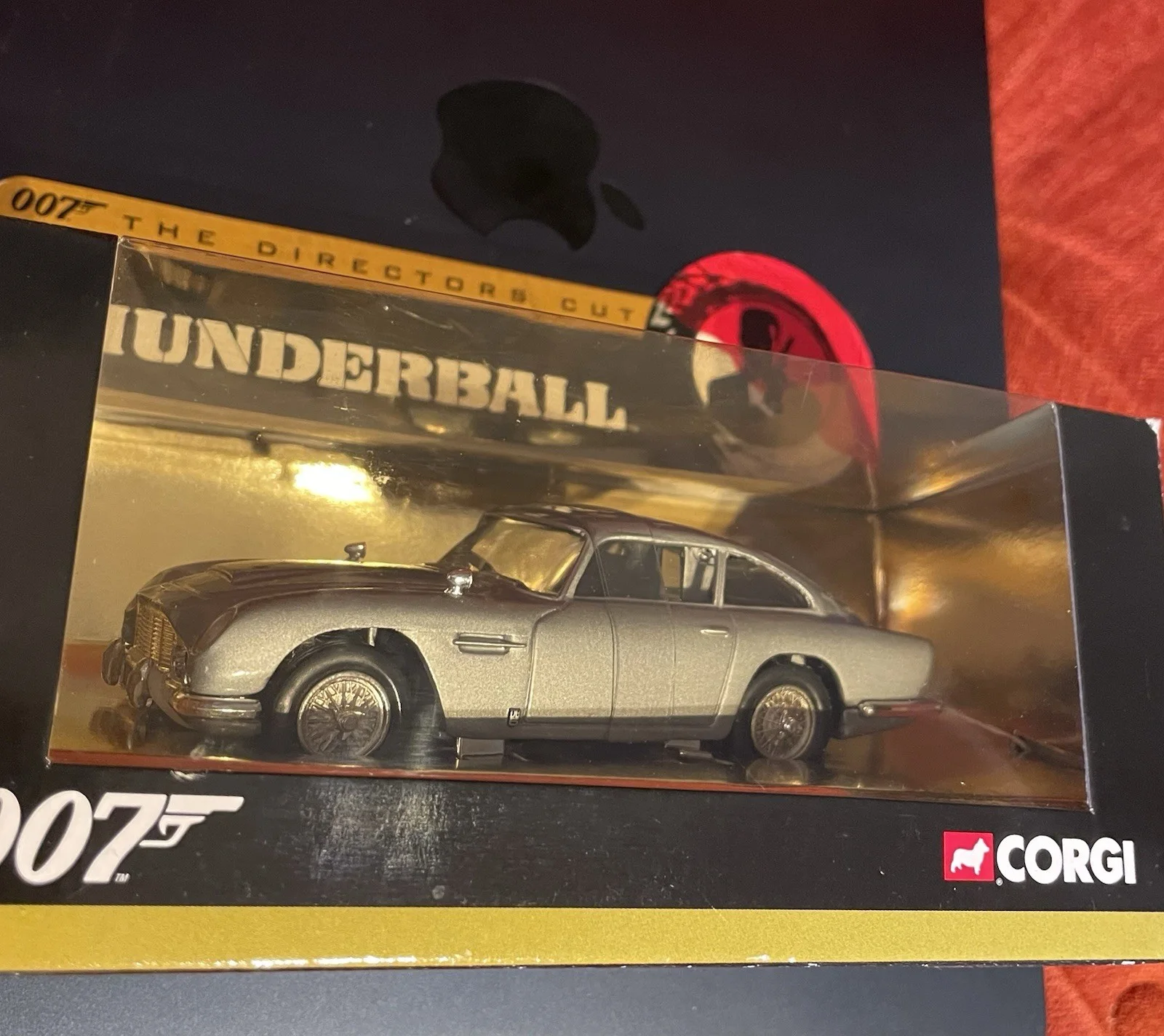 Corgi Thunderball James Bond 5” 1:36 DB5 Boxed Mint Shop Condition Directors Cut, image 3